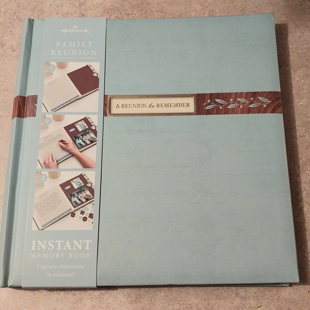NWT Hallmark Family Reunion instant memory making book.